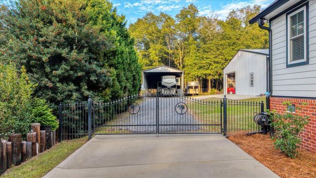 3687 Princess Pond Road, Summerton, SC 29148