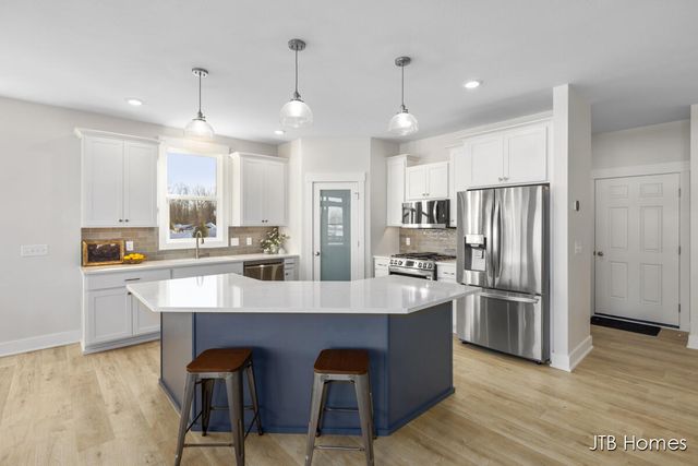 7603 Brook Villa Court 17, Allendale Twp, MI 49401