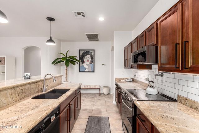 16988 W WINDERMERE Way, Surprise, AZ 85374