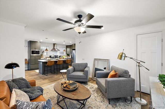 4444 Maple Leaf Trail, Flint, MI 48506