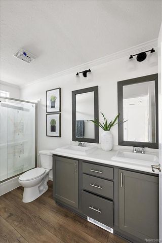 4444 Maple Leaf Trail, Flint, MI 48506