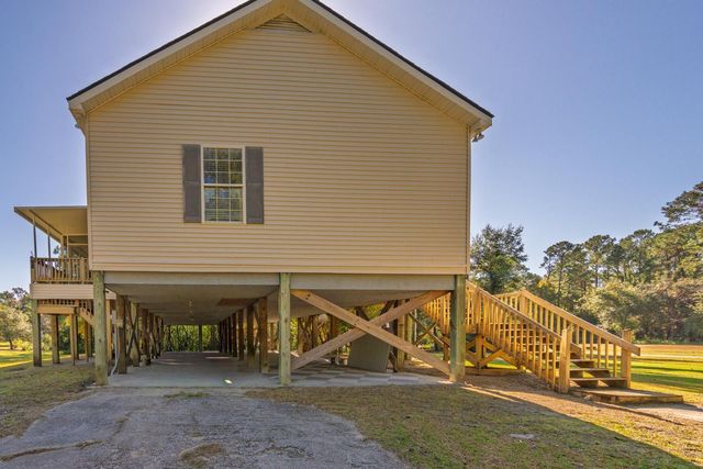 520 Fishing Creek Drive, Edisto Island, SC 29438