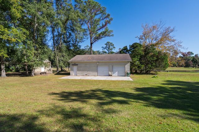 520 Fishing Creek Drive, Edisto Island, SC 29438