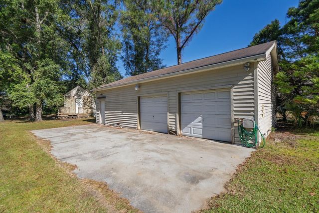 520 Fishing Creek Drive, Edisto Island, SC 29438