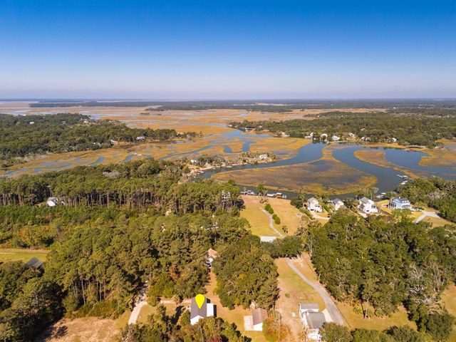 520 Fishing Creek Drive, Edisto Island, SC 29438