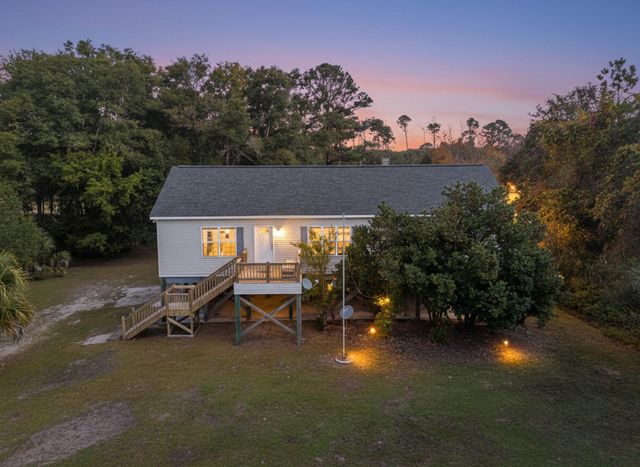 520 Fishing Creek Drive, Edisto Island, SC 29438