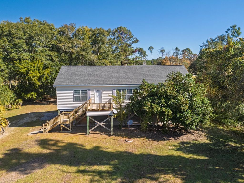 520 Fishing Creek Drive, Edisto Island, SC 29438