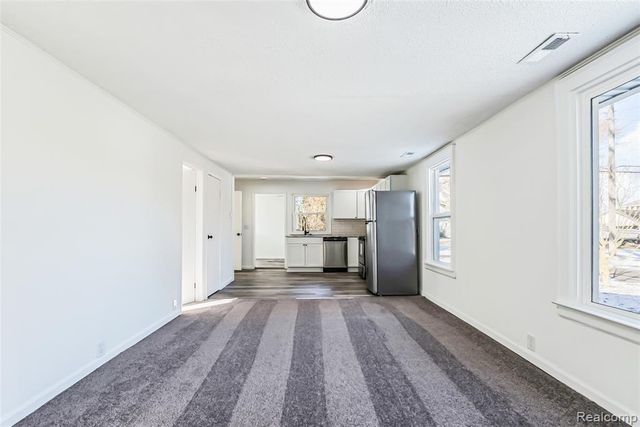 5697 Venice Road, Newport, MI 48166