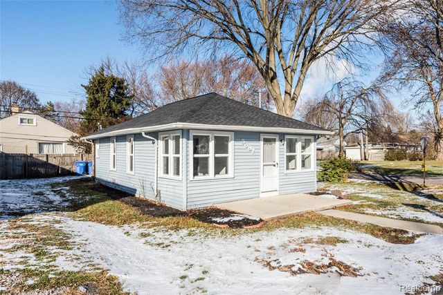 5697 Venice Road, Newport, MI 48166