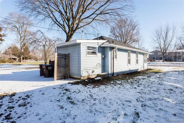 5697 Venice Road, Newport, MI 48166