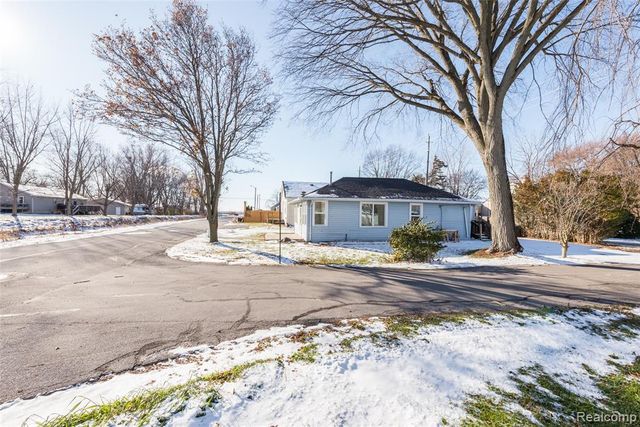 5697 Venice Road, Newport, MI 48166