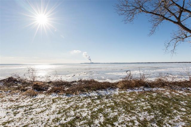 5697 Venice Road, Newport, MI 48166