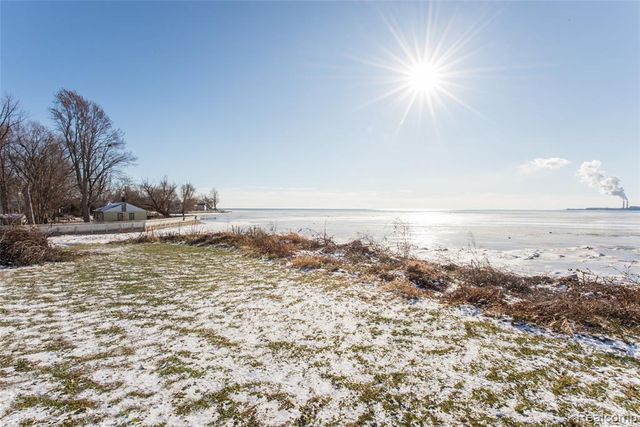 5697 Venice Road, Newport, MI 48166