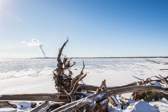 5697 Venice Road, Newport, MI 48166