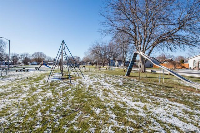 5697 Venice Road, Newport, MI 48166