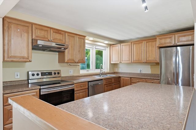 37 Princeton St, Danvers, MA 01923