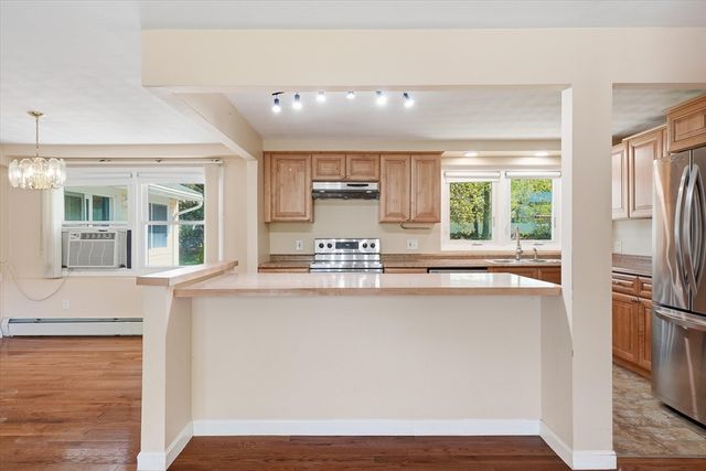 37 Princeton St, Danvers, MA 01923