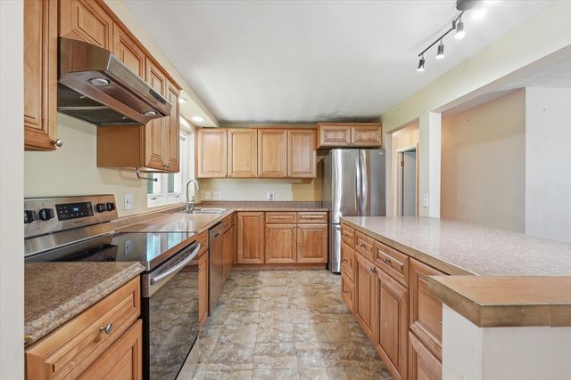 37 Princeton St, Danvers, MA 01923