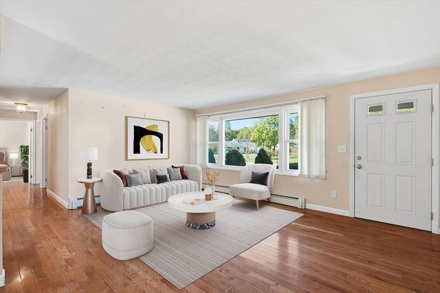 37 Princeton St, Danvers, MA 01923