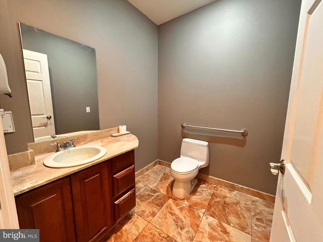 519 S 9TH ST, Philadelphia, PA 19147