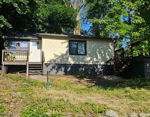 43 E Shore Trl, Hardyston Twp., NJ 07460