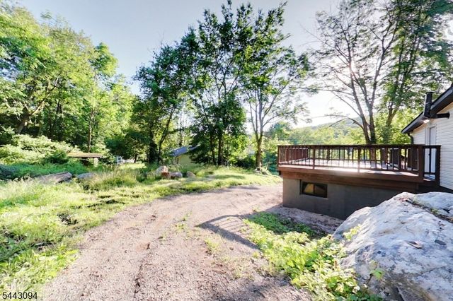 43 E Shore Trl, Hardyston Twp., NJ 07460