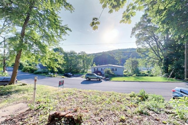 43 E Shore Trl, Hardyston Twp., NJ 07460