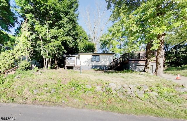 43 E Shore Trl, Hardyston Twp., NJ 07460