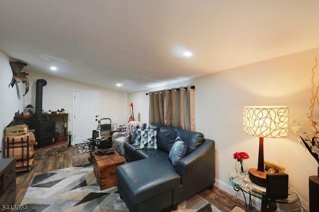 43 E Shore Trl, Hardyston Twp., NJ 07460