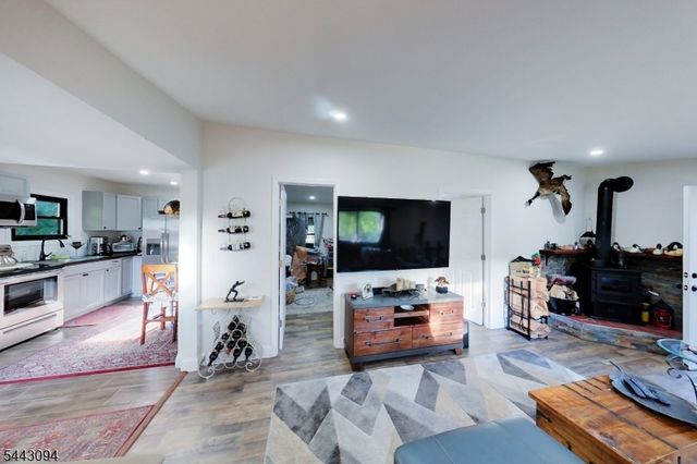 43 E Shore Trl, Hardyston Twp., NJ 07460