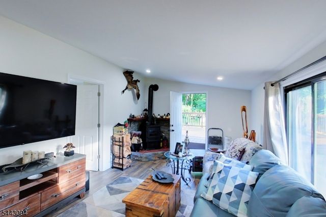 43 E Shore Trl, Hardyston Twp., NJ 07460