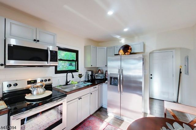43 E Shore Trl, Hardyston Twp., NJ 07460