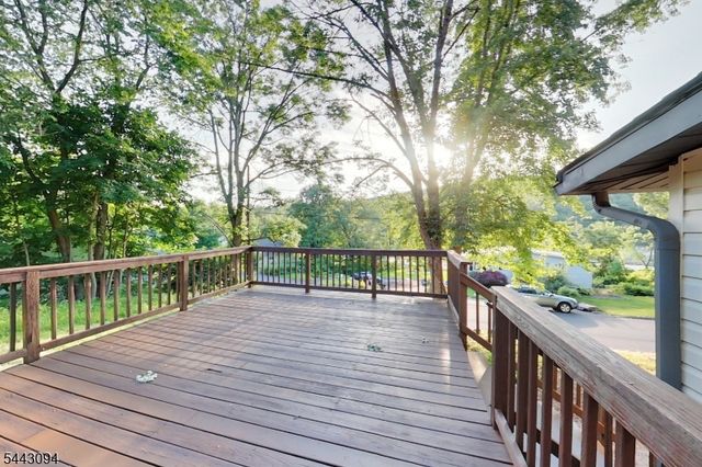43 E Shore Trl, Hardyston Twp., NJ 07460