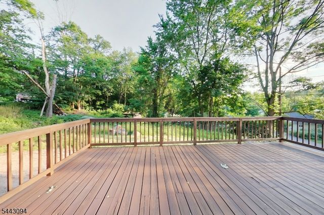 43 E Shore Trl, Hardyston Twp., NJ 07460