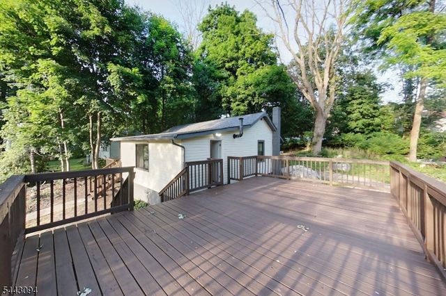 43 E Shore Trl, Hardyston Twp., NJ 07460