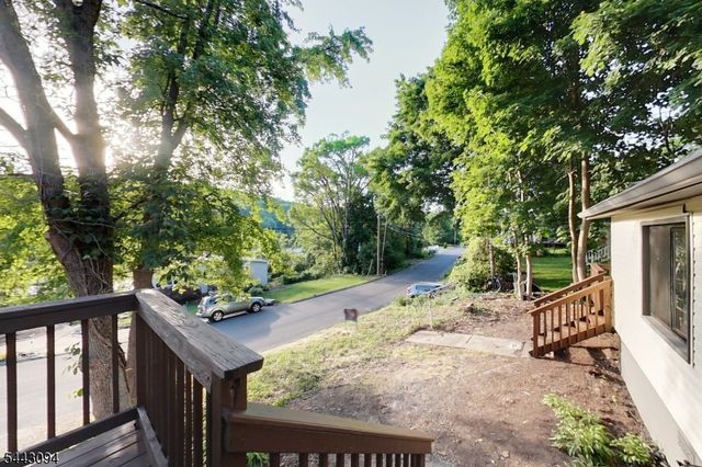 43 E Shore Trl, Hardyston Twp., NJ 07460