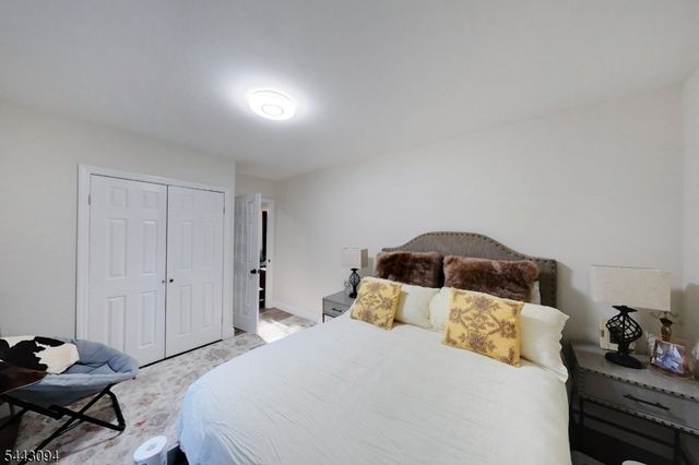 43 E Shore Trl, Hardyston Twp., NJ 07460