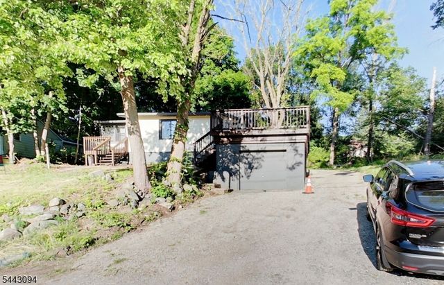 43 E Shore Trl, Hardyston Twp., NJ 07460
