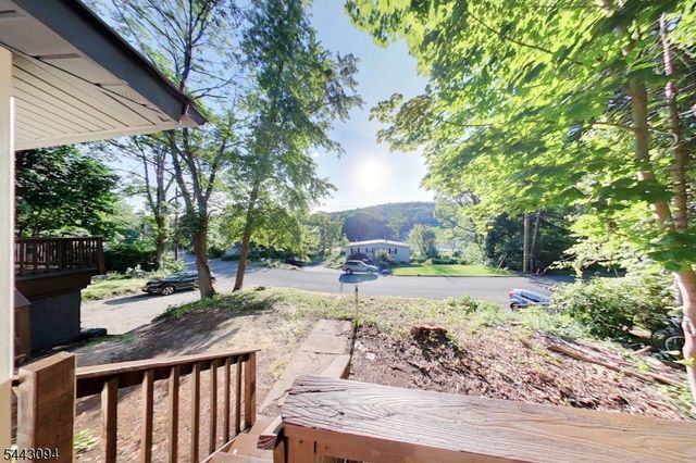 43 E Shore Trl, Hardyston Twp., NJ 07460