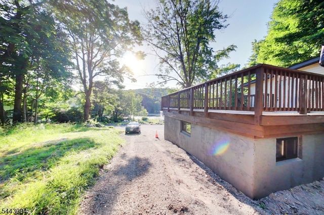 43 E Shore Trl, Hardyston Twp., NJ 07460