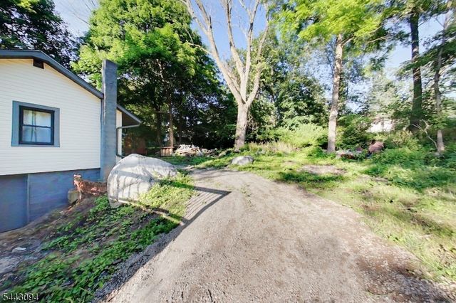 43 E Shore Trl, Hardyston Twp., NJ 07460