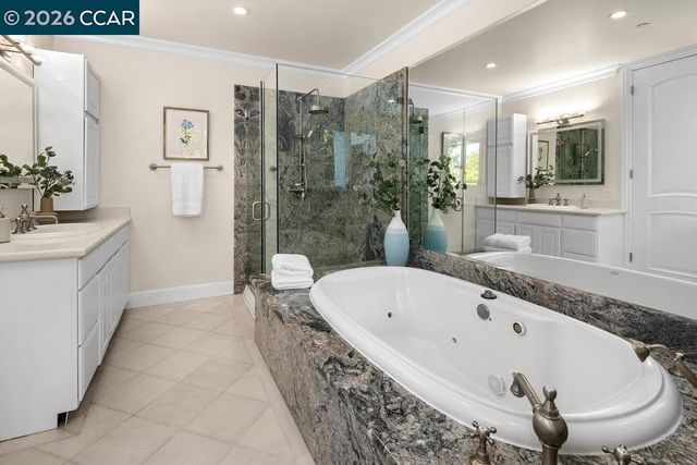 128 Oak Rd, Orinda, CA 94563