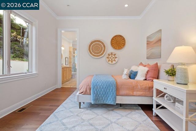 128 Oak Rd, Orinda, CA 94563