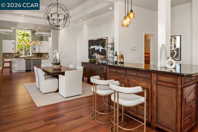 128 Oak Rd, Orinda, CA 94563