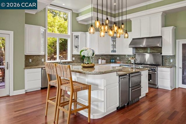 128 Oak Rd, Orinda, CA 94563