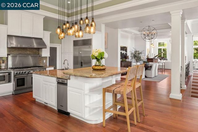 128 Oak Rd, Orinda, CA 94563