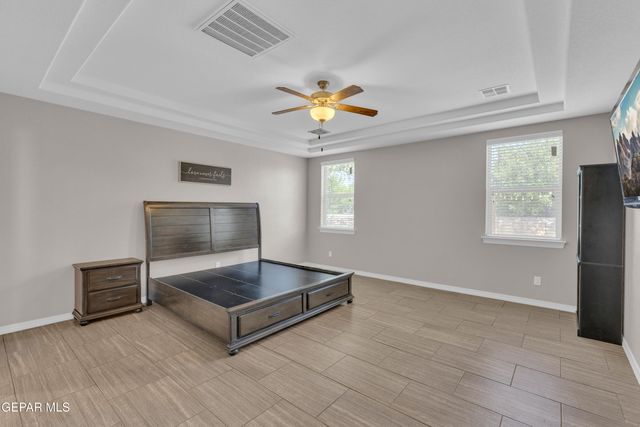 525 VALLEY PLUM Avenue, El Paso, TX 79932