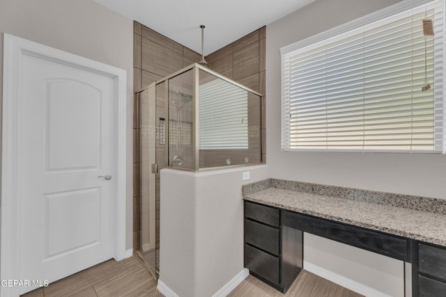 525 VALLEY PLUM Avenue, El Paso, TX 79932