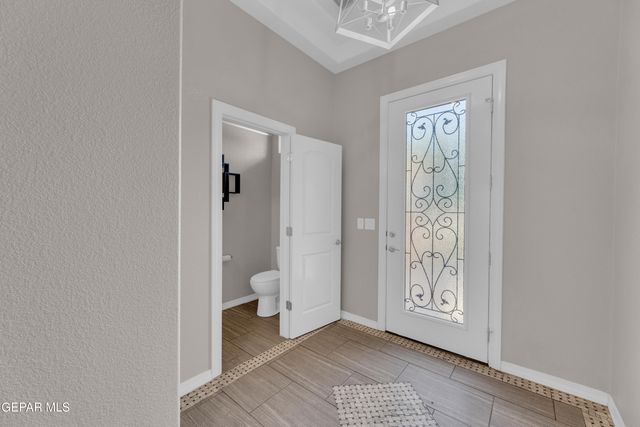 525 VALLEY PLUM Avenue, El Paso, TX 79932