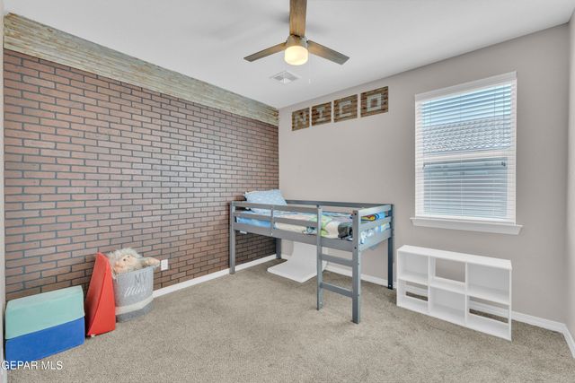 525 VALLEY PLUM Avenue, El Paso, TX 79932